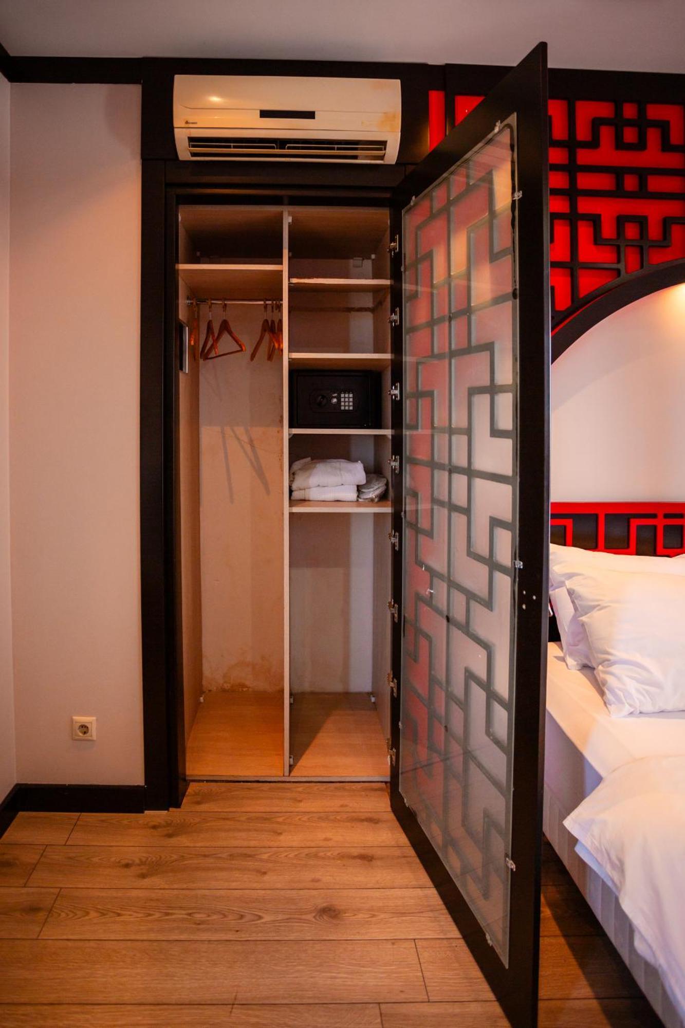 Piazza Boutique Hotel Батуми Экстерьер фото