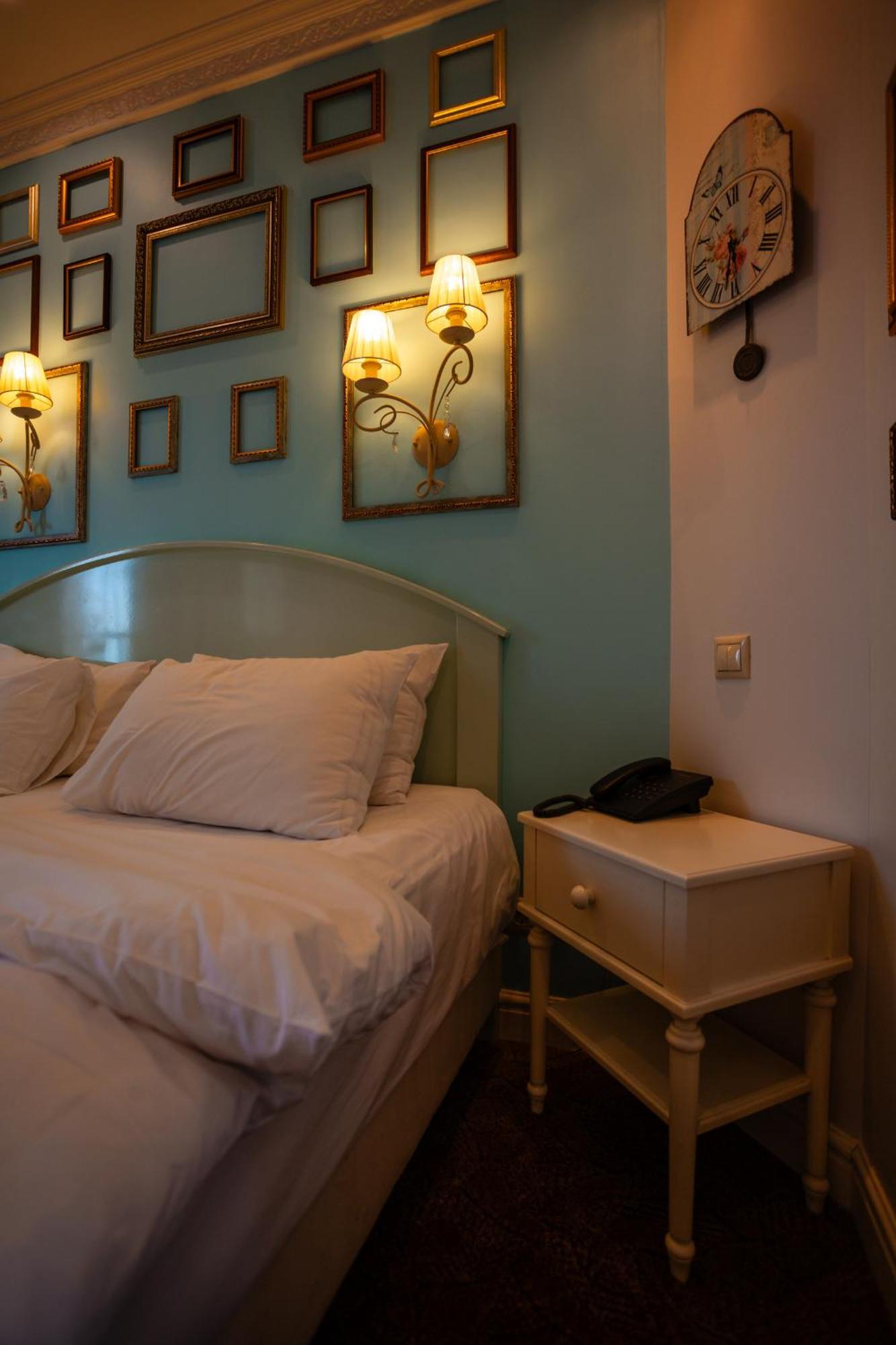 Piazza Boutique Hotel Батуми Экстерьер фото